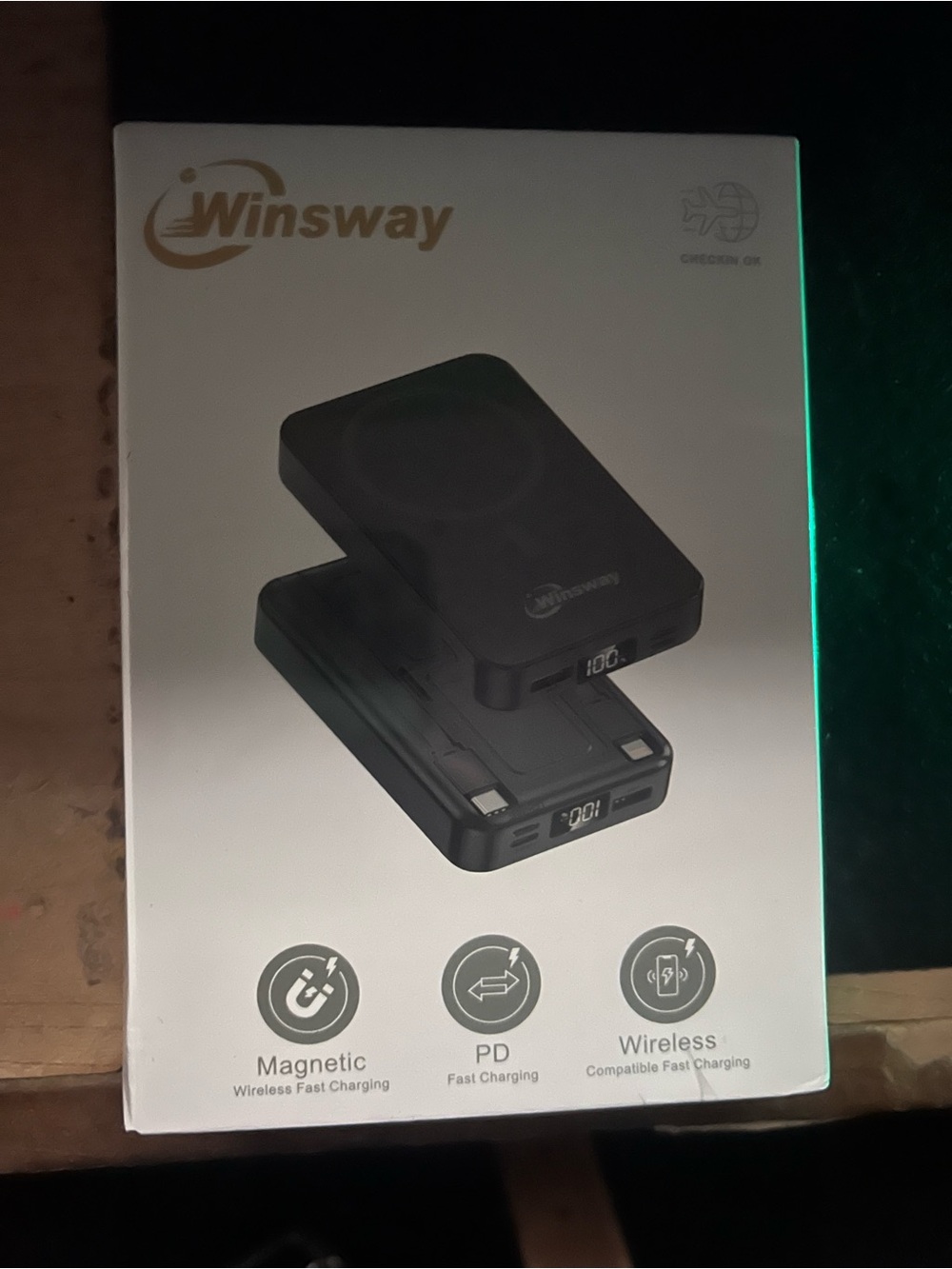 Winsway Magnetic Wireless Power Bank in White